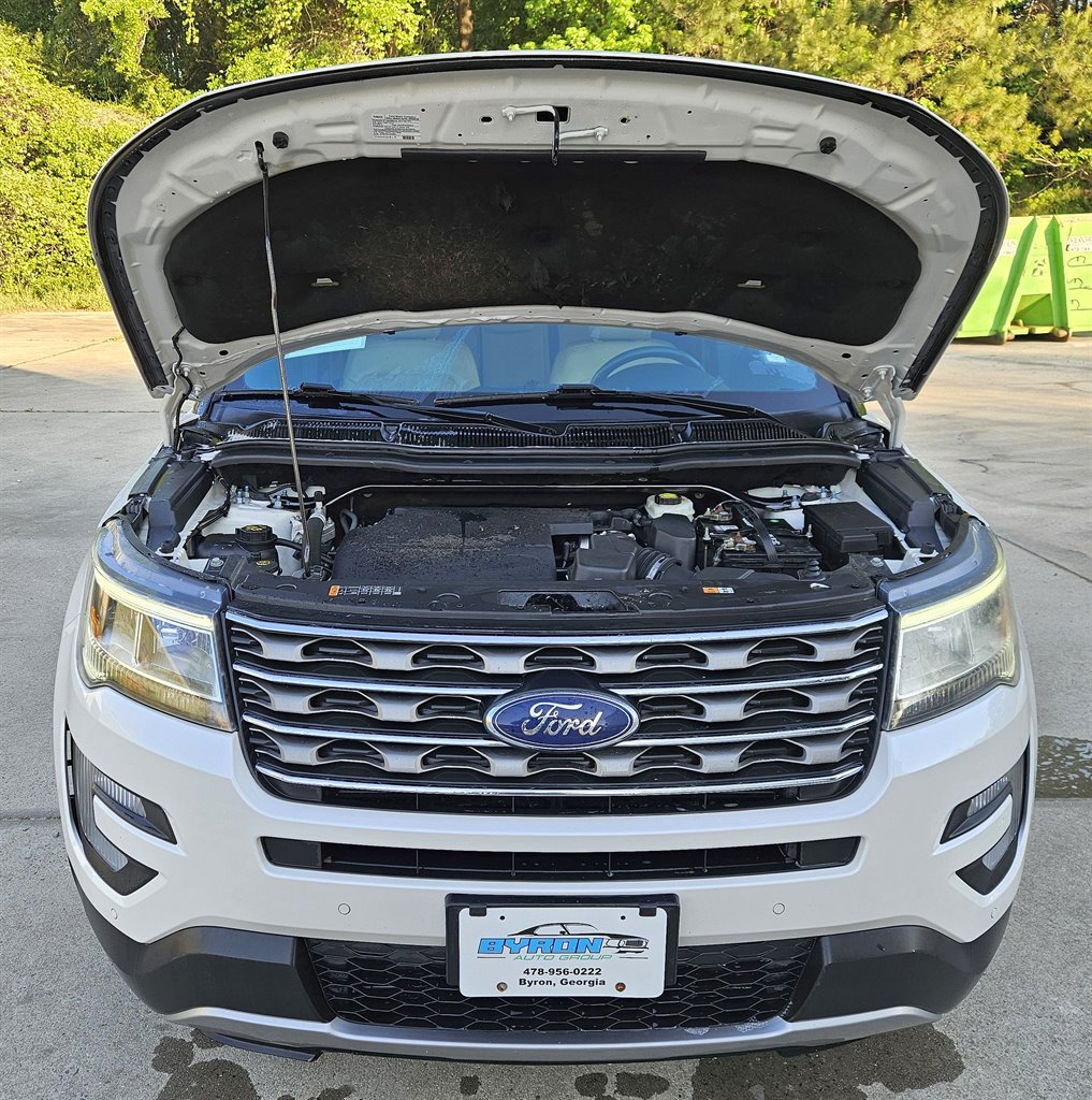 2017 Ford Explorer XLT photo