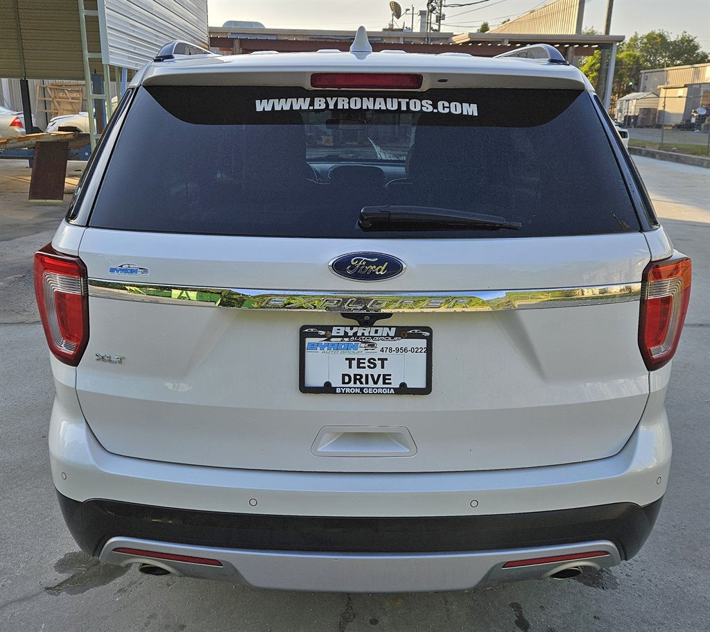 2017 Ford Explorer XLT photo