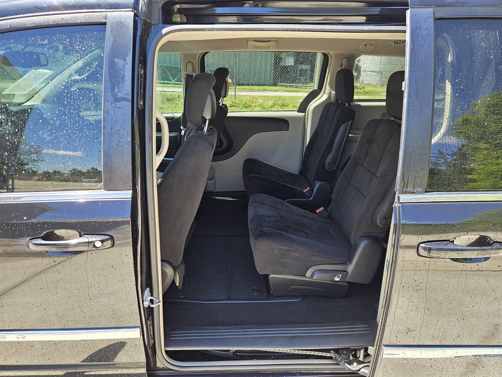 2012 Chrysler Town & Country Touring photo