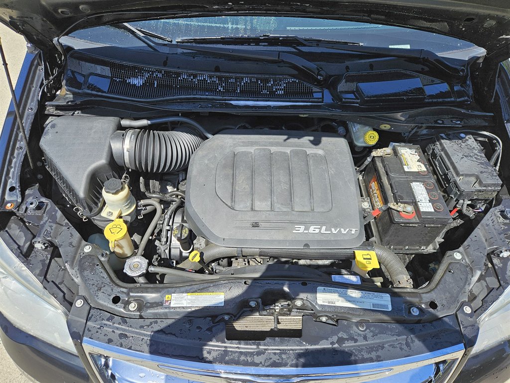 2012 Chrysler Town & Country Touring photo