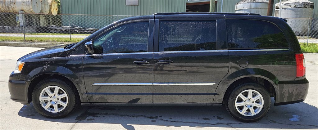 2012 Chrysler Town & Country Touring photo