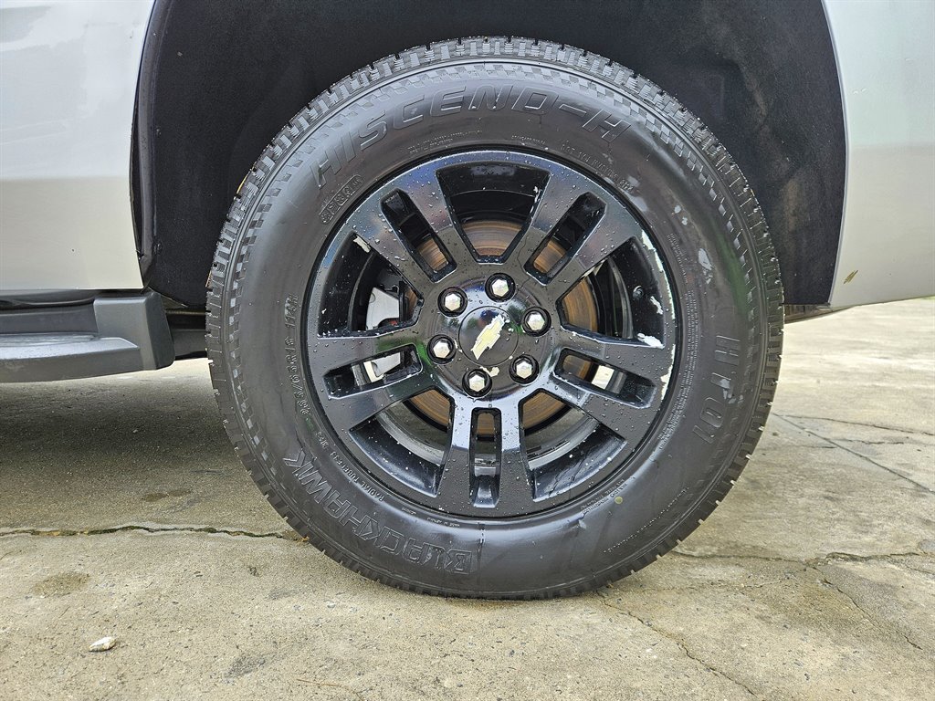 2017 Chevrolet Tahoe LT photo