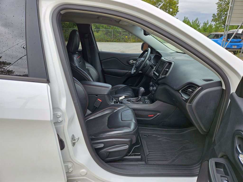 2019 Jeep Cherokee - $14,900