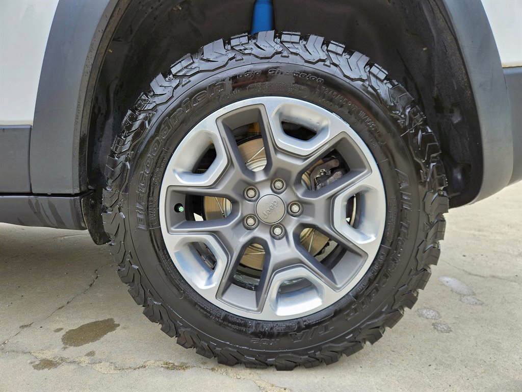 2019 Jeep Cherokee - $14,900