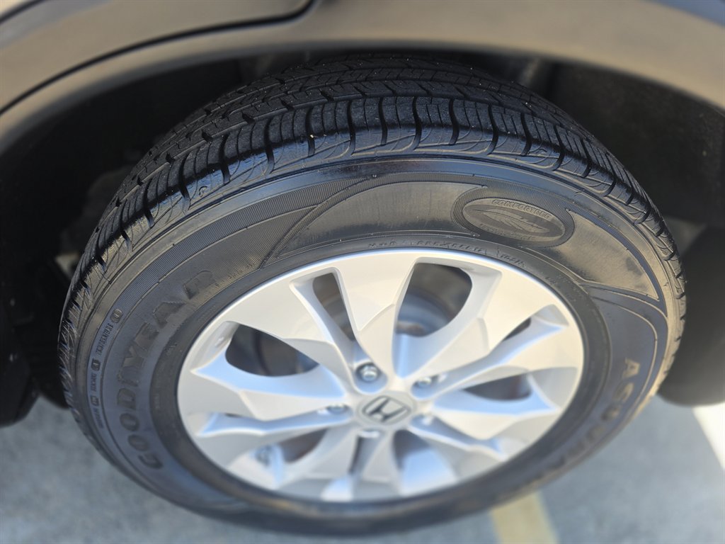 2013 Honda CR-V - $10,300