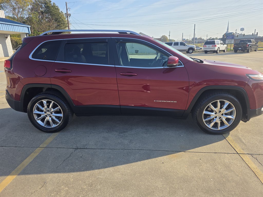 2014 Jeep Cherokee - $9,500