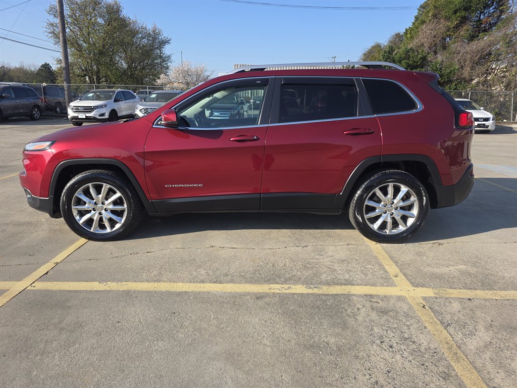 2014 Jeep Cherokee - $9,500