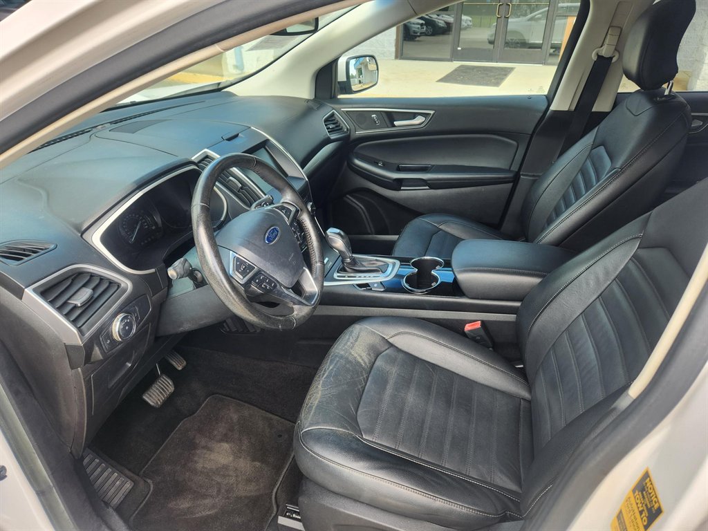 2015 Ford Edge - $10,300