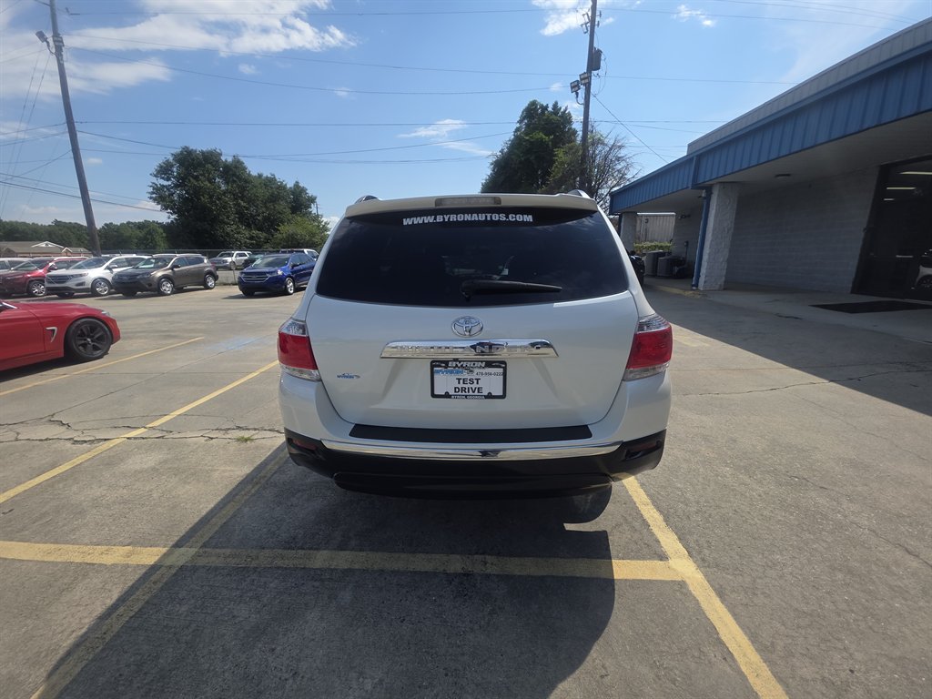 2012 Toyota Highlander - $8,900