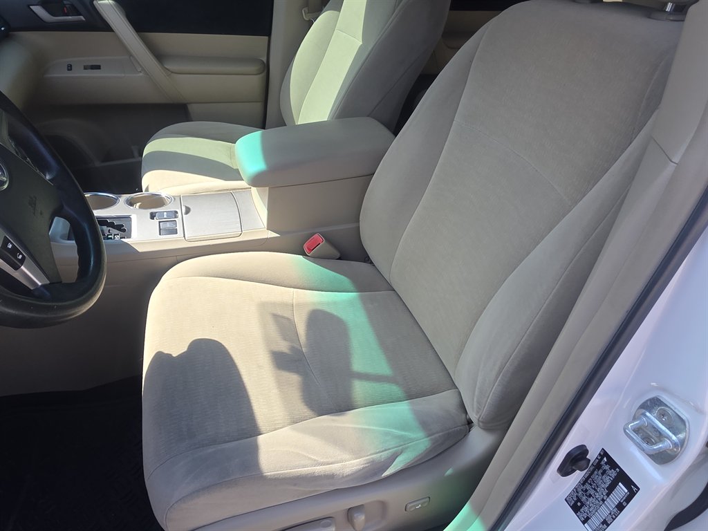 2012 Toyota Highlander - $8,900