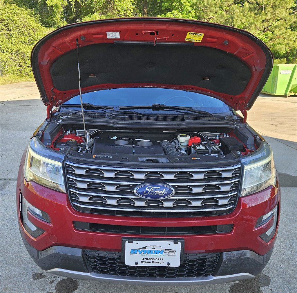 2016 Ford Explorer XLT photo