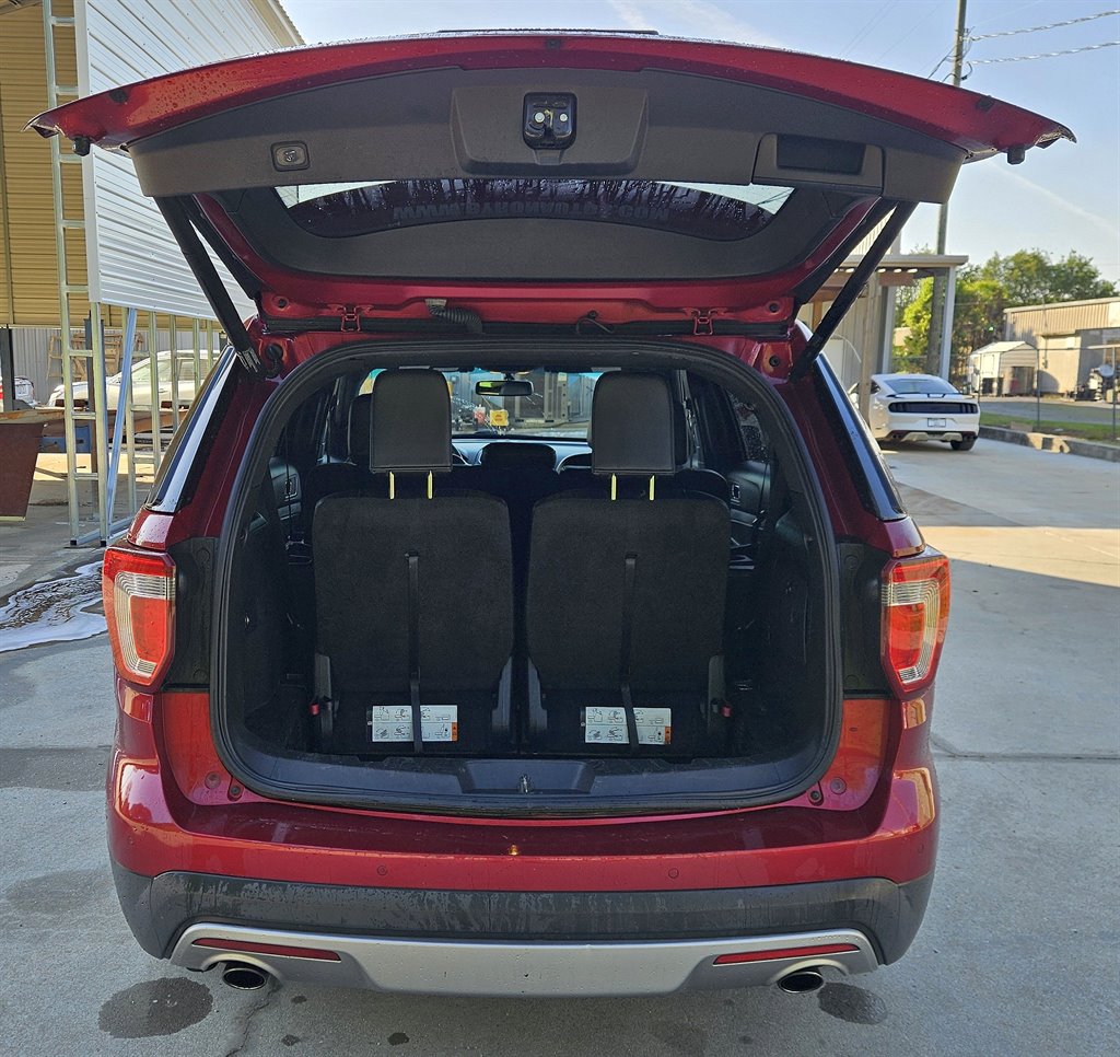 2016 Ford Explorer XLT photo