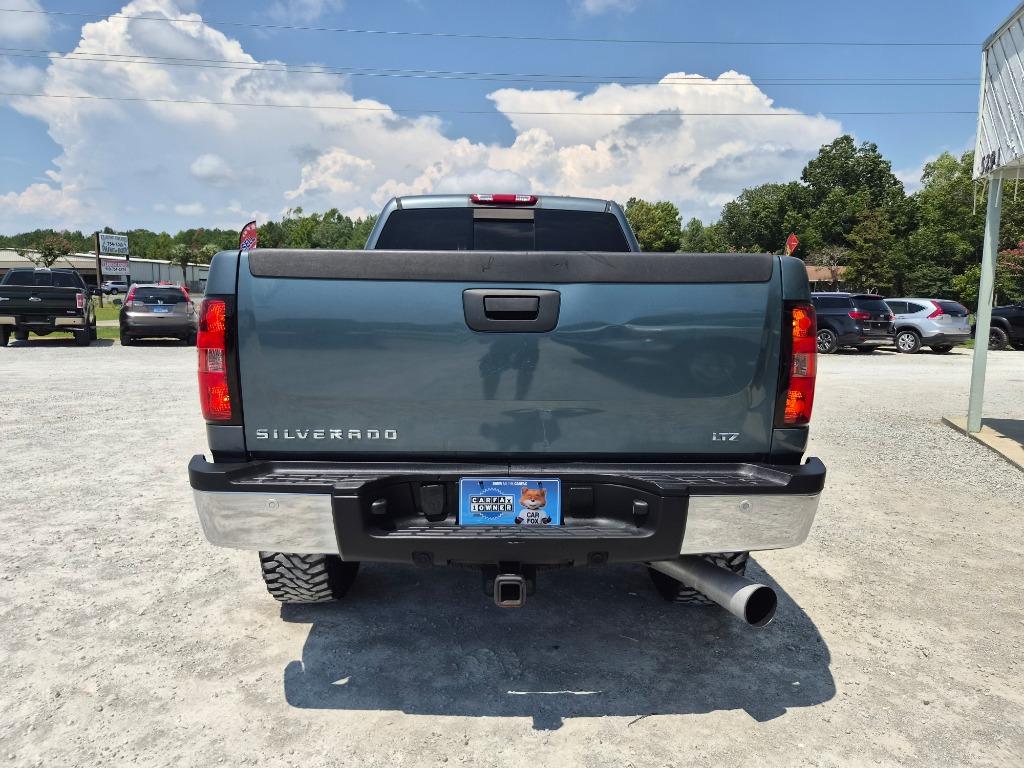 2007 Chevrolet Silverado - $15,900