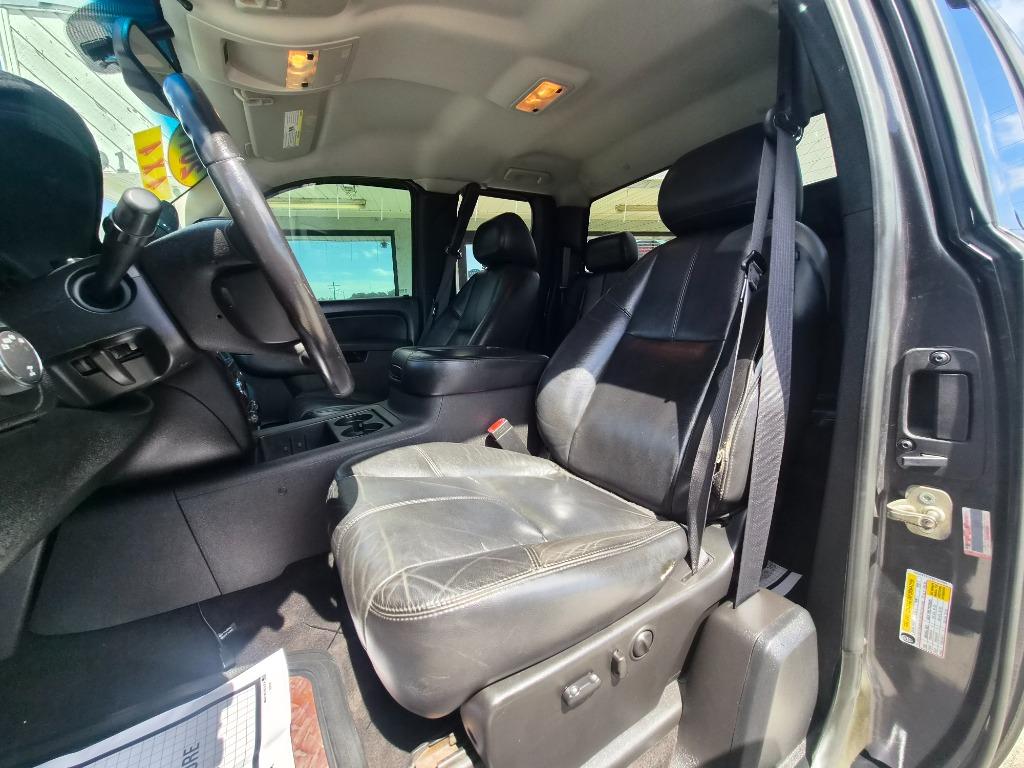 2011 Chevrolet Silverado 1500 - $10,900