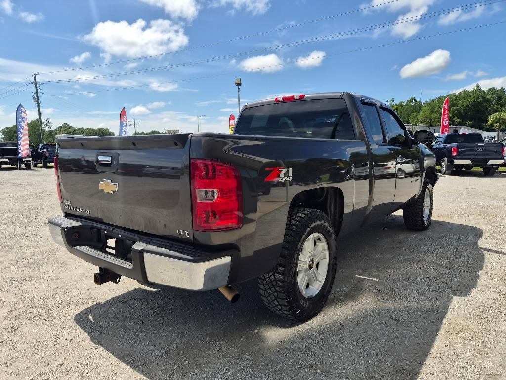 2011 Chevrolet Silverado 1500 - $10,900