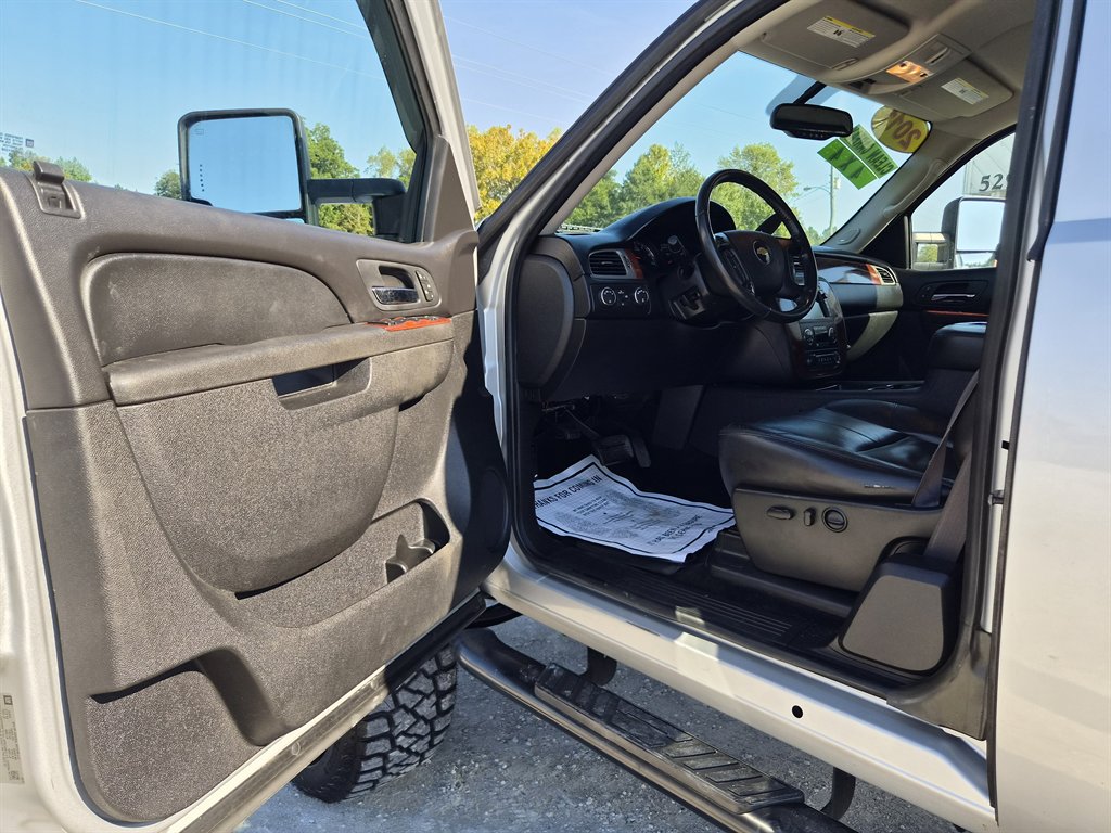 2011 Chevrolet Silverado - $14,900