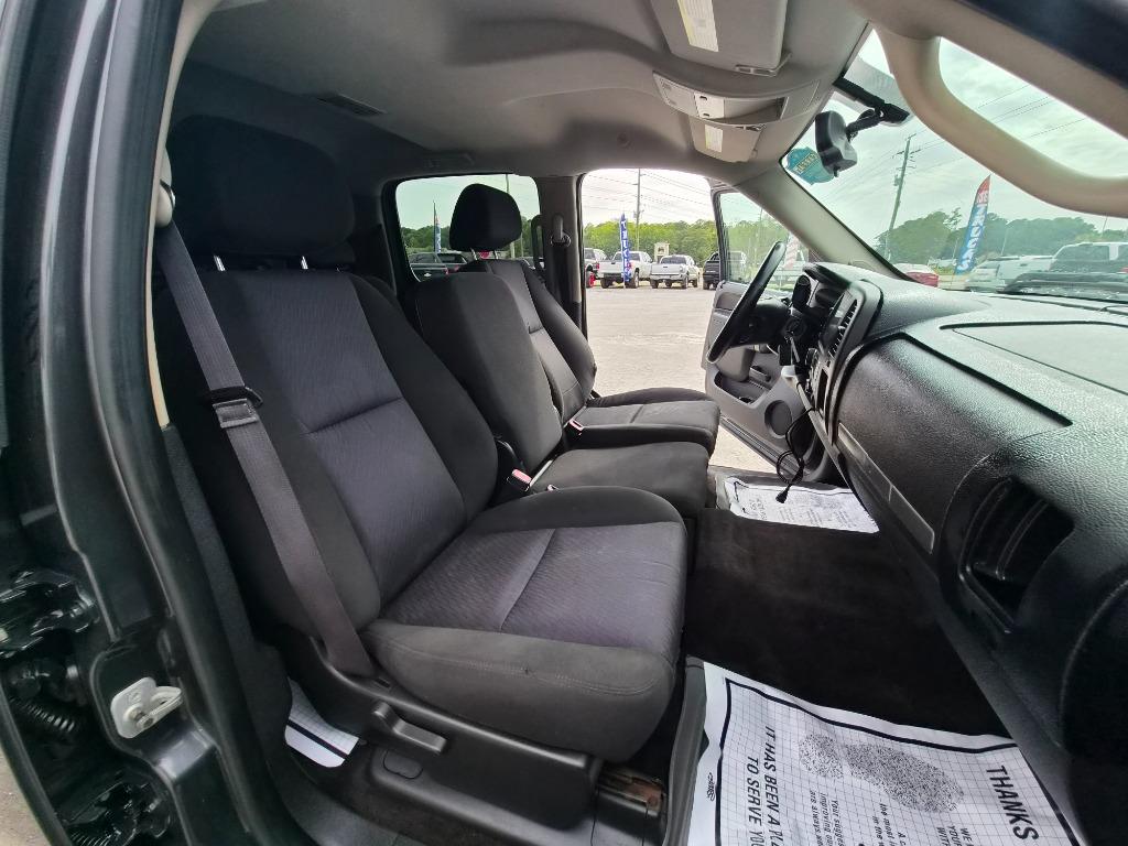2011 Chevrolet Silverado 1500 - $11,900