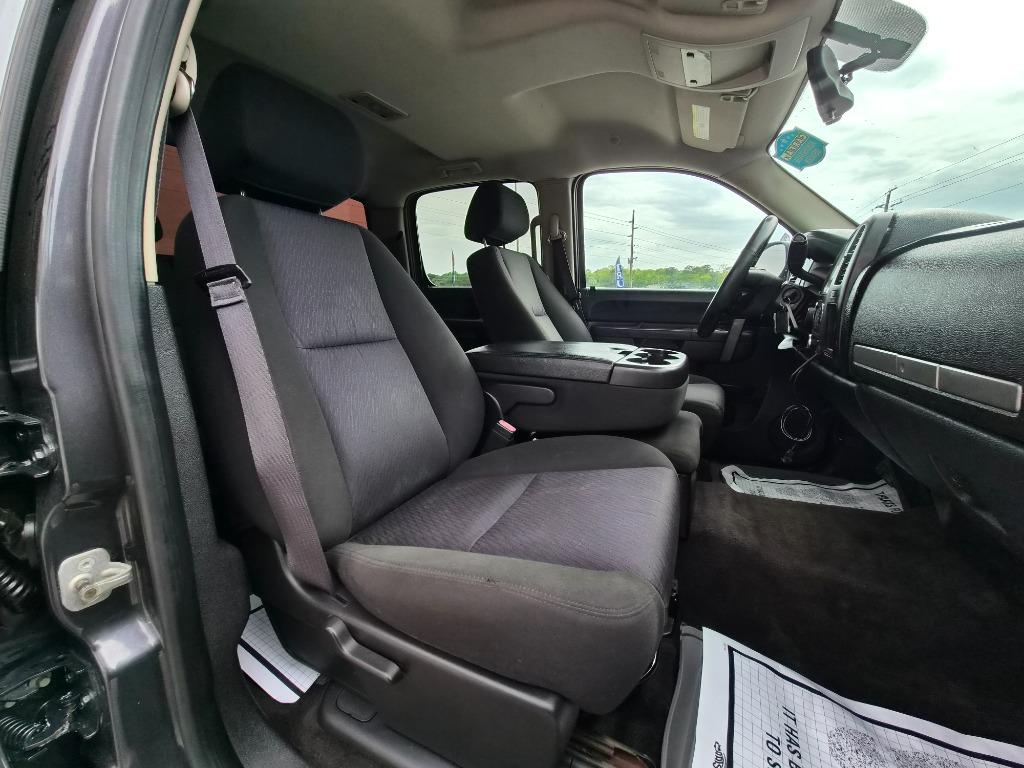 2011 Chevrolet Silverado 1500 - $11,900