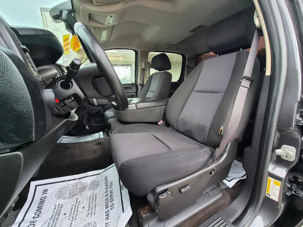 2011 Chevrolet Silverado 1500 - $11,900