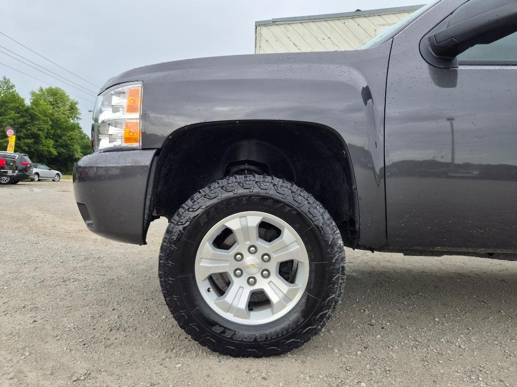 2011 Chevrolet Silverado 1500 - $11,900