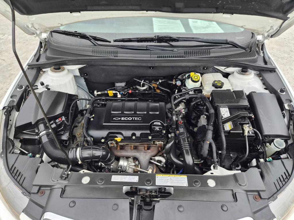 2015 Chevrolet Cruze - $8,900