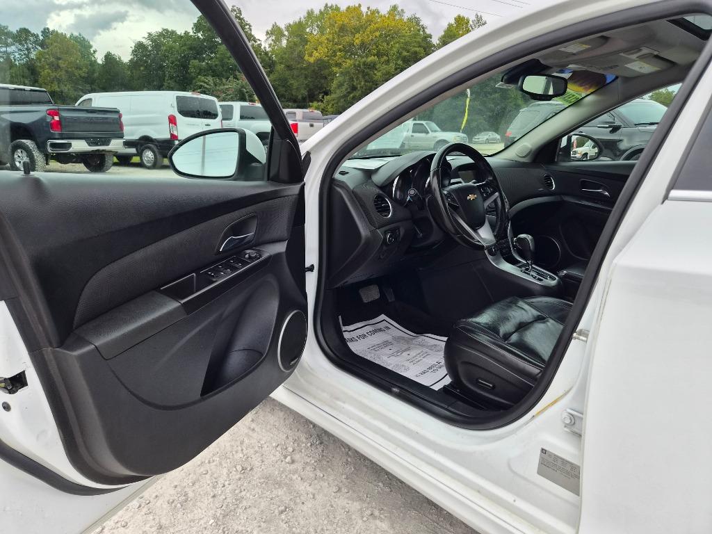 2015 Chevrolet Cruze - $8,900