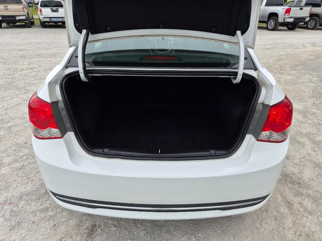2015 Chevrolet Cruze - $8,900