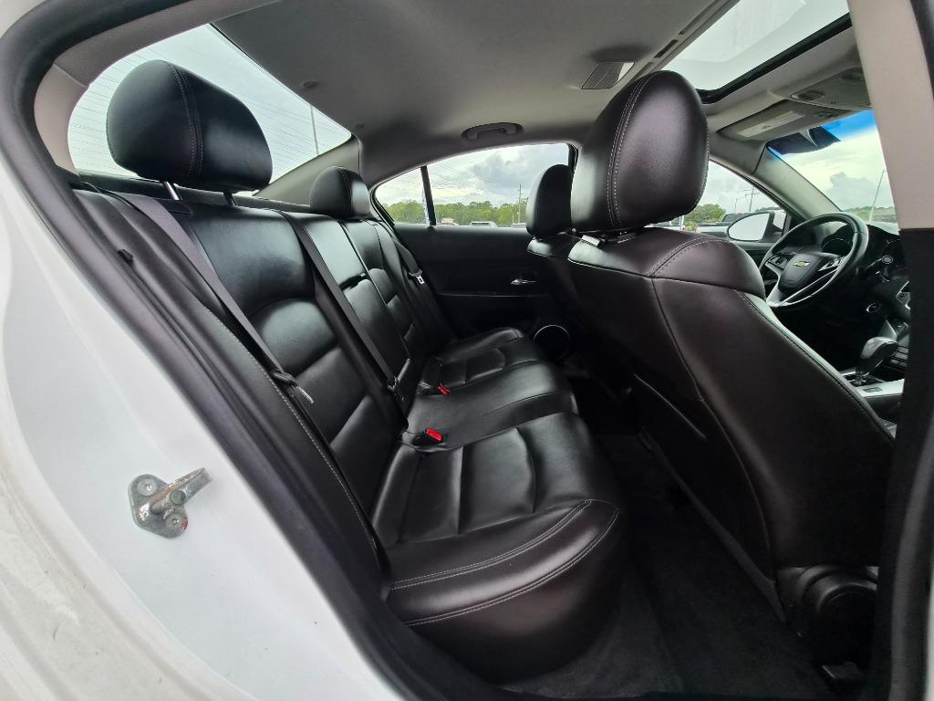 2015 Chevrolet Cruze - $8,900