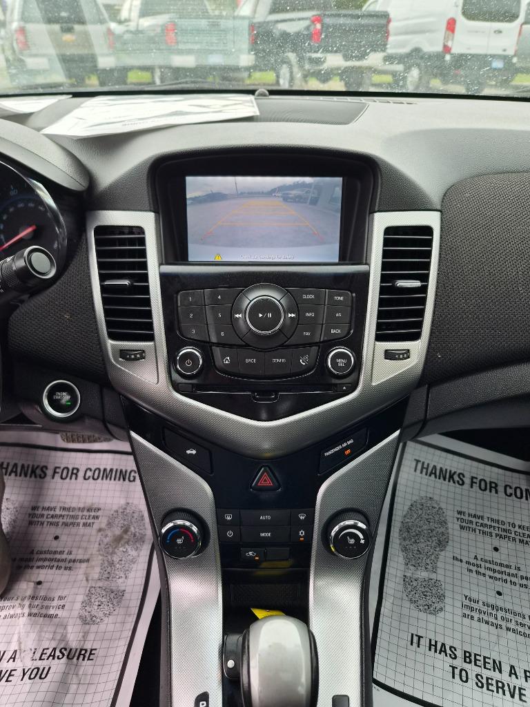 2015 Chevrolet Cruze - $8,900