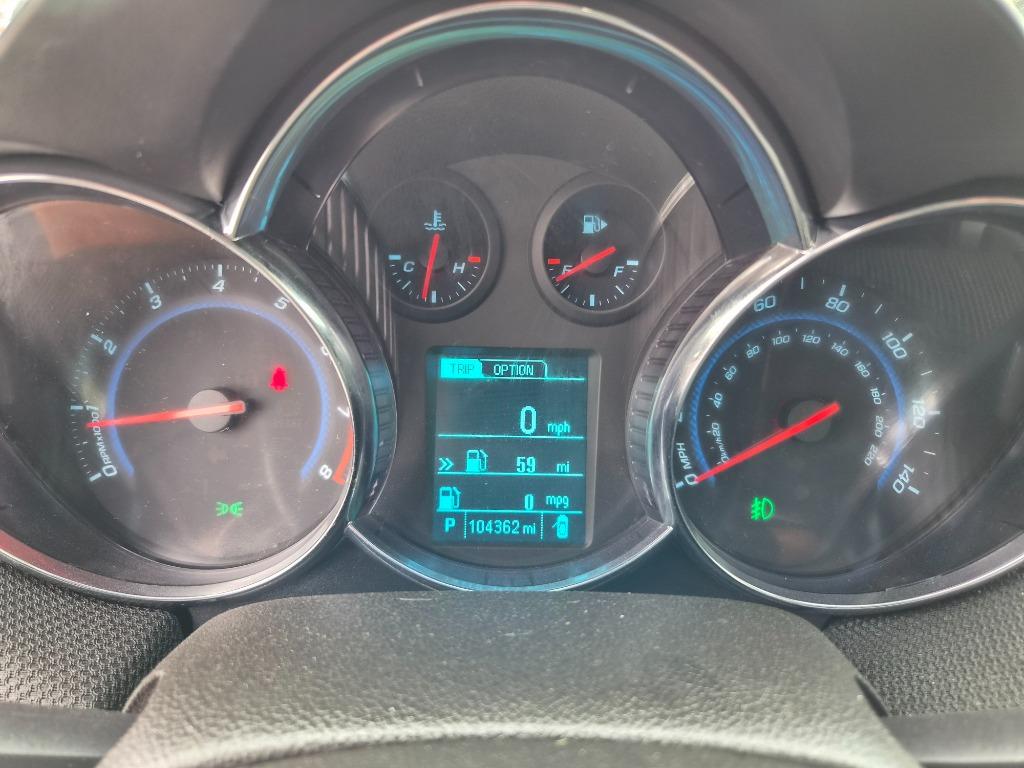 2015 Chevrolet Cruze - $8,900
