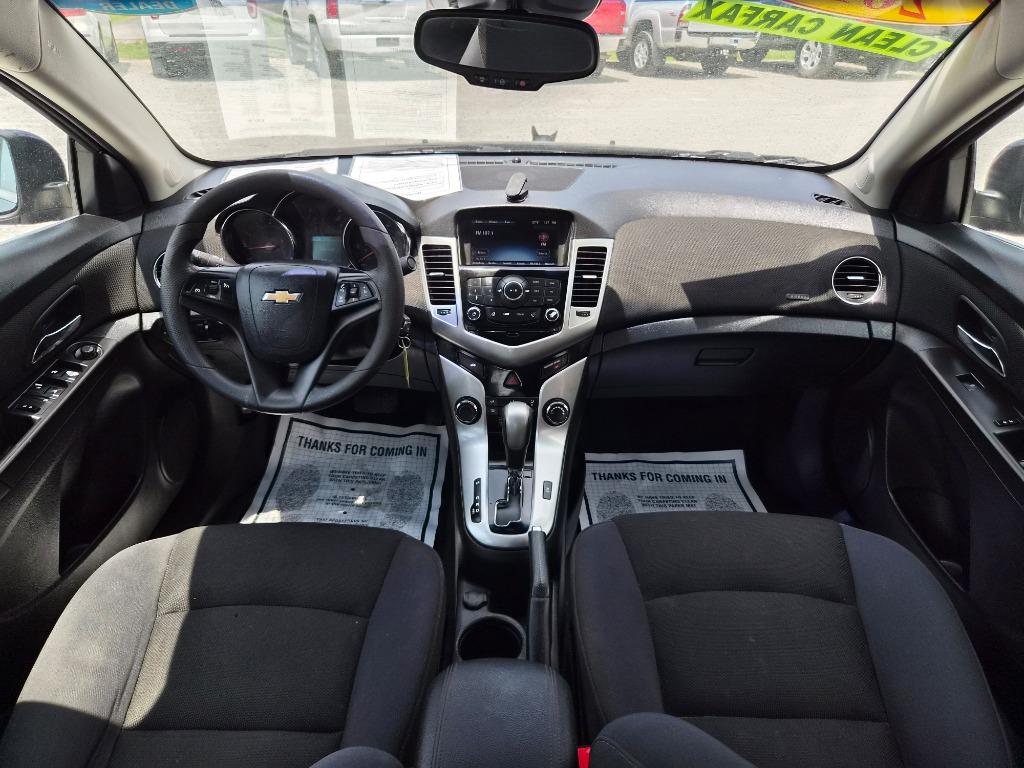 2016 Chevrolet Cruze - $8,900