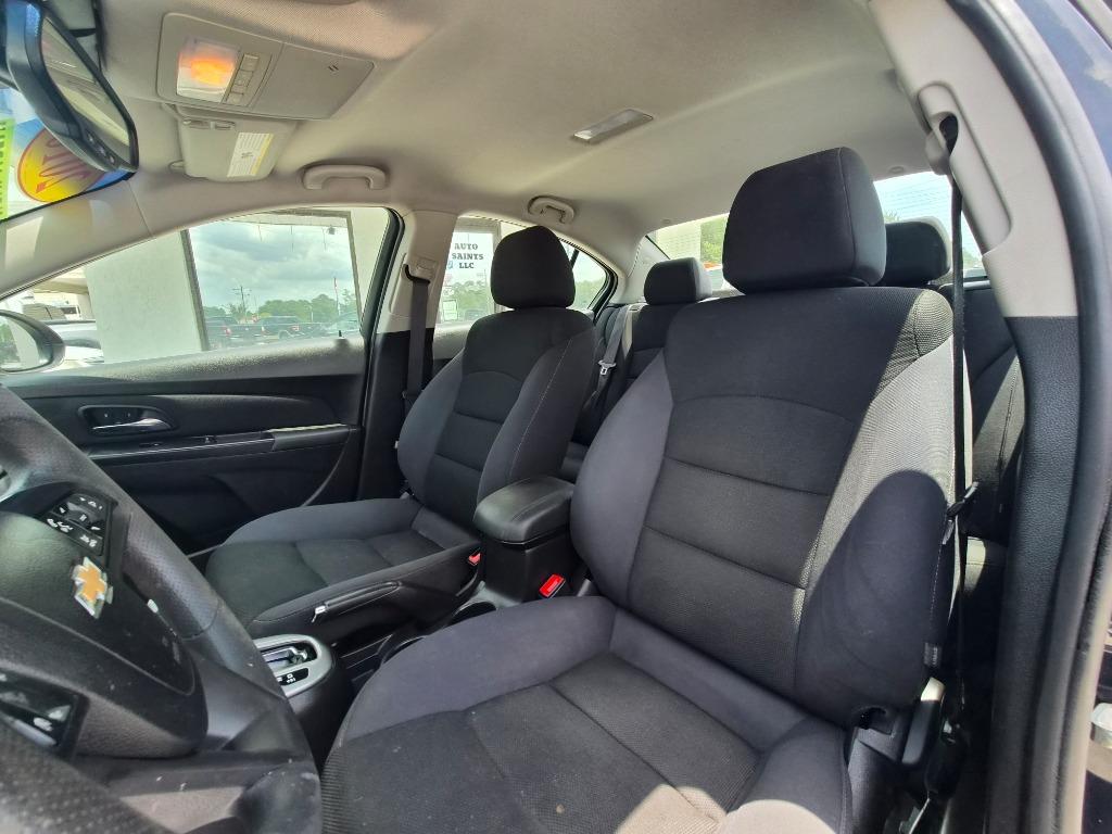 2016 Chevrolet Cruze - $8,900