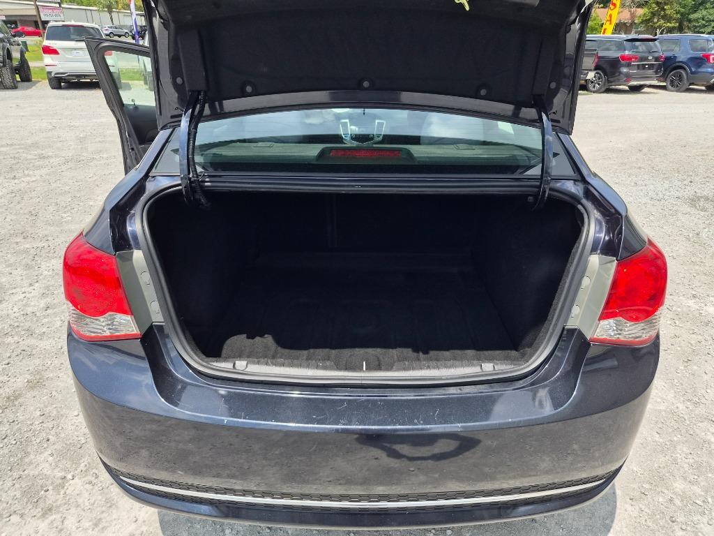 2016 Chevrolet Cruze - $8,900