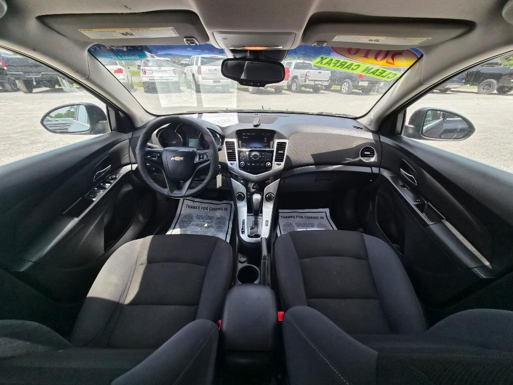 2016 Chevrolet Cruze - $8,900