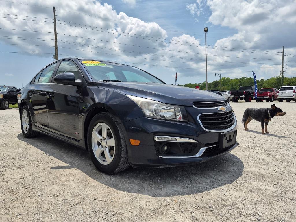 2016 Chevrolet Cruze - $8,900
