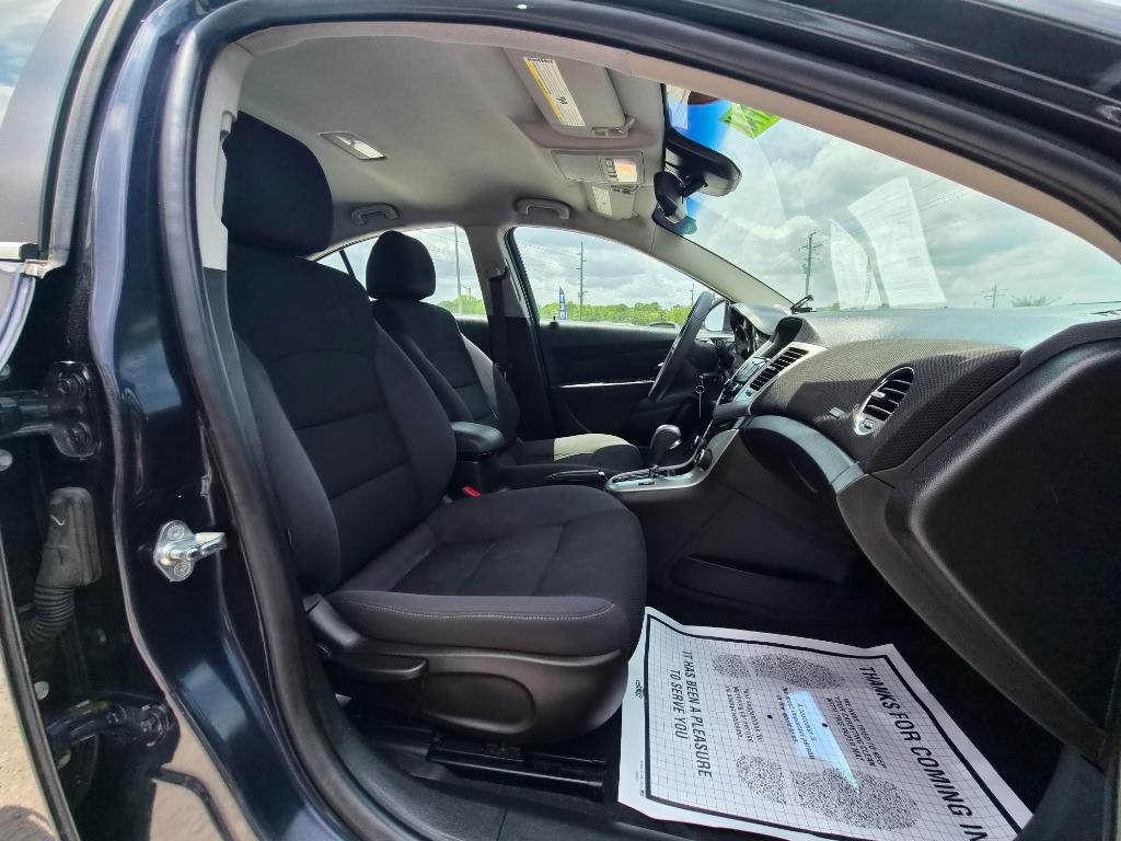 2016 Chevrolet Cruze - $8,900