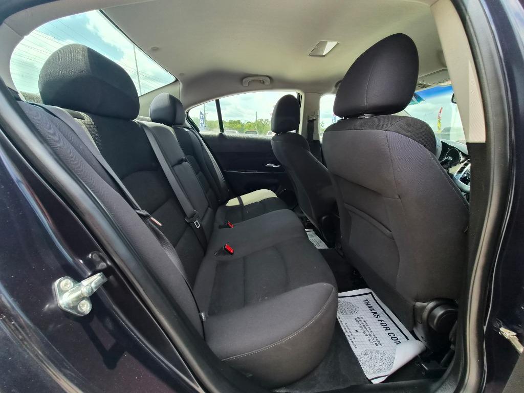 2016 Chevrolet Cruze - $8,900