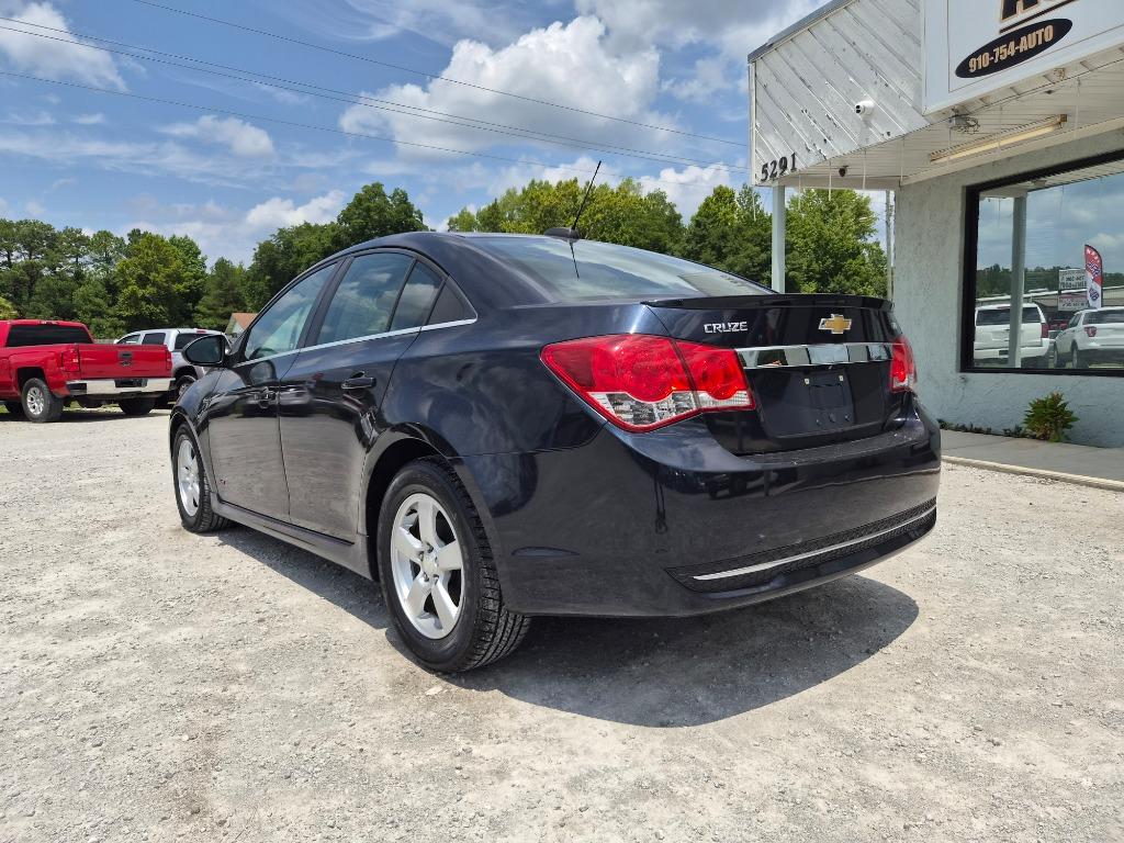 2016 Chevrolet Cruze - $8,900