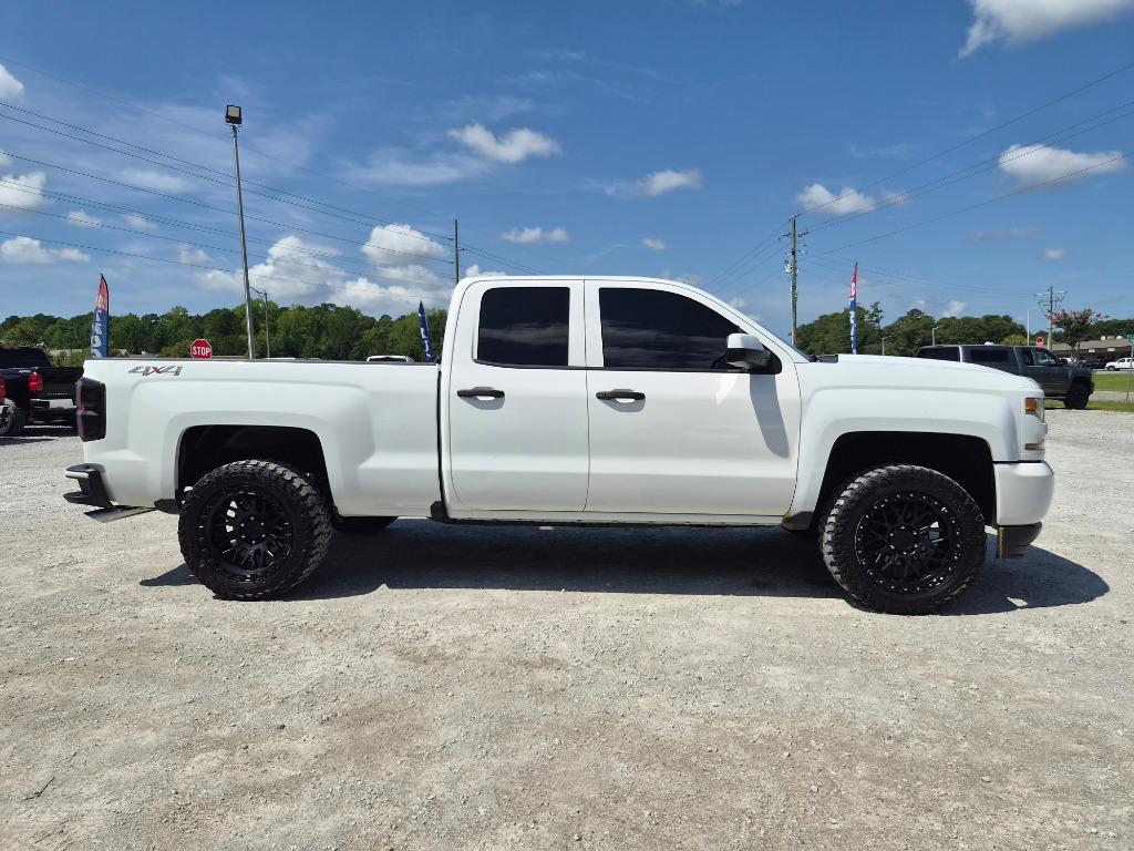 2019 Chevrolet Silverado Ld - $20,725
