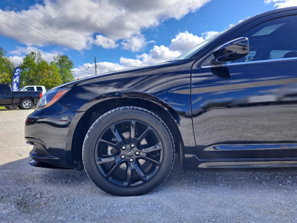 2014 Chrysler 200 Limited photo