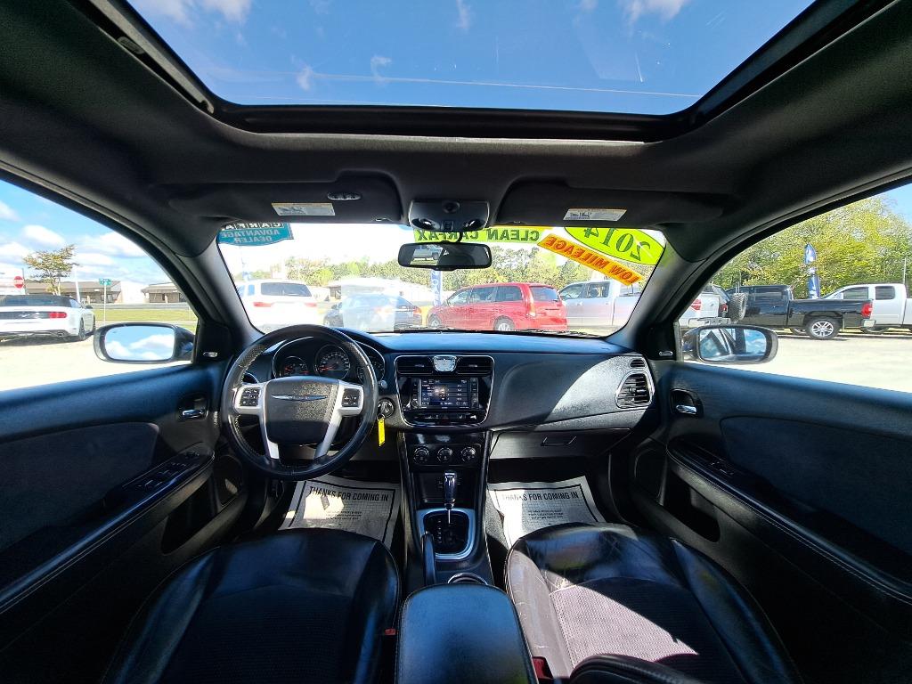 2014 Chrysler 200 Limited photo