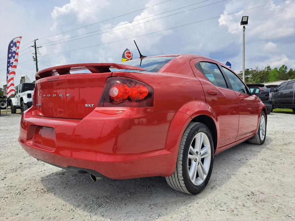 2013 Dodge Avenger SXT photo