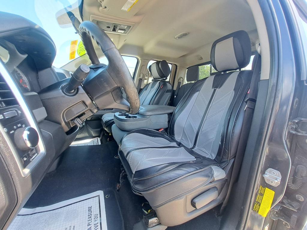 2017 RAM 1500 SLT photo