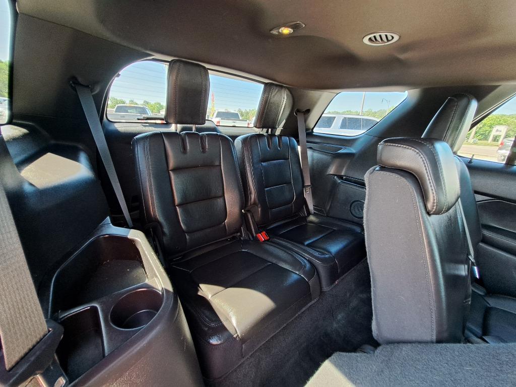 2015 Ford Explorer XLT photo