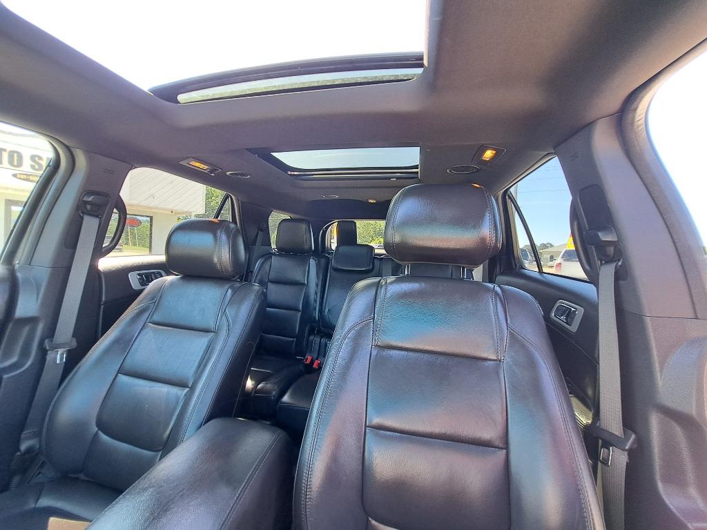 2015 Ford Explorer XLT photo