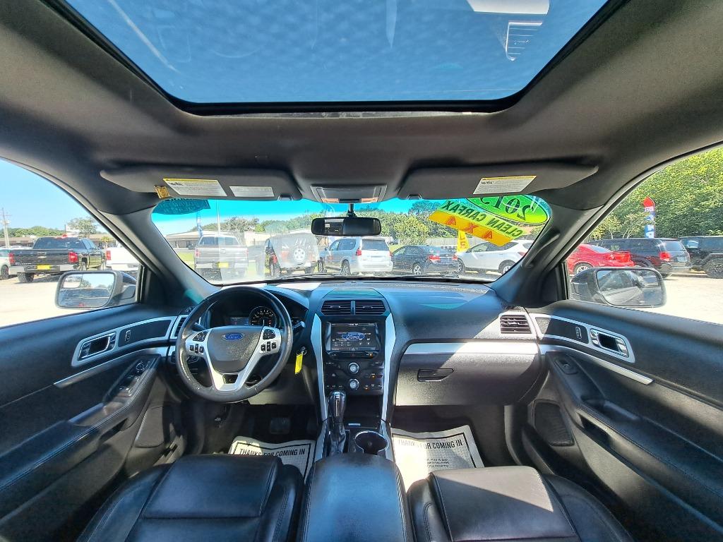 2015 Ford Explorer XLT photo