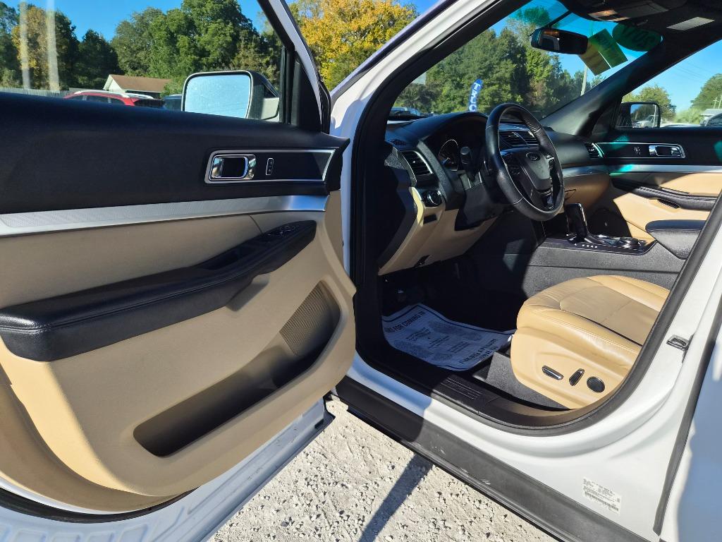 2017 Ford Explorer - $12,900