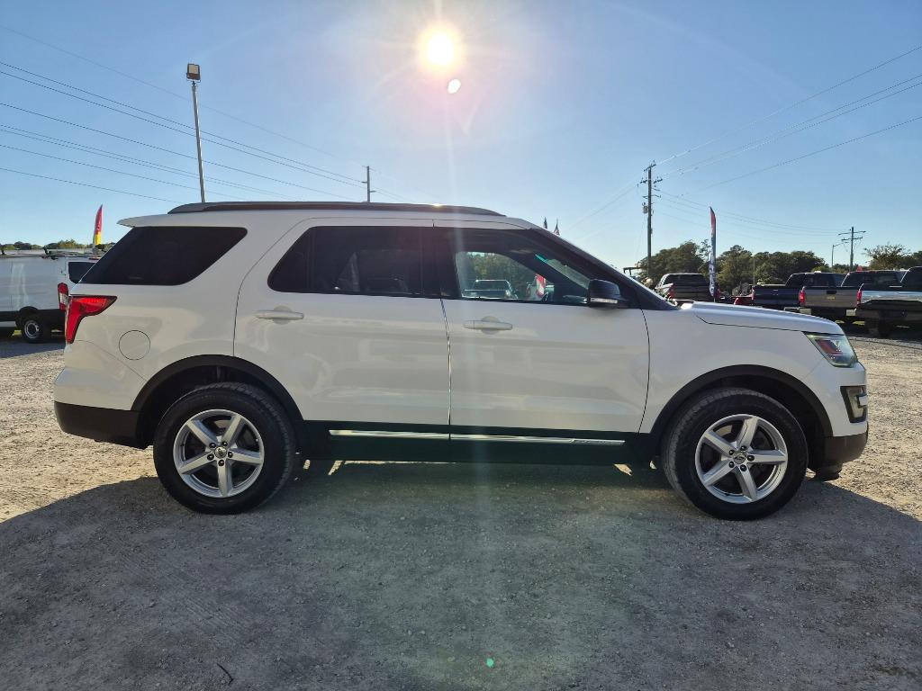 2017 Ford Explorer - $12,900