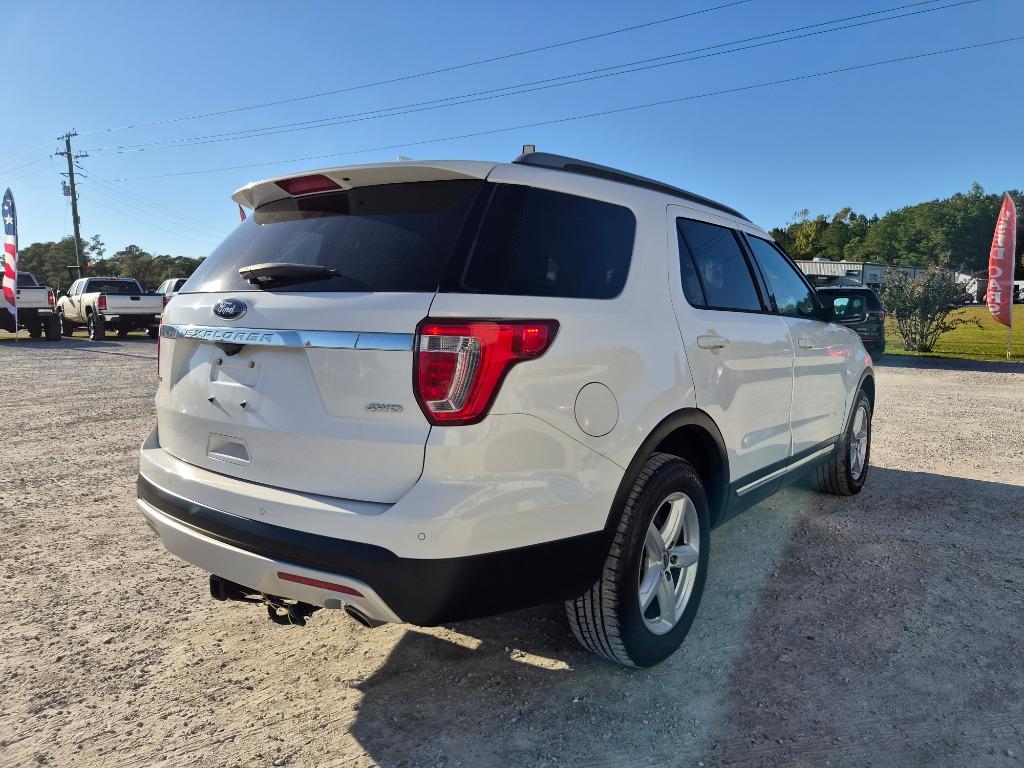 2017 Ford Explorer - $12,900