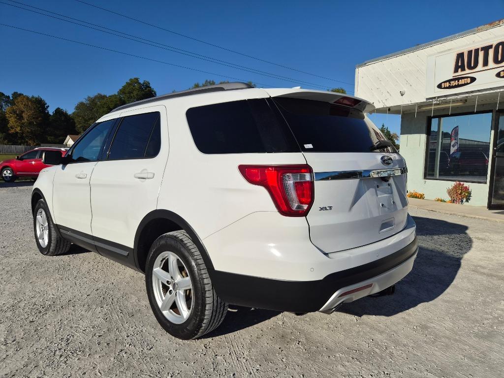 2017 Ford Explorer - $12,900
